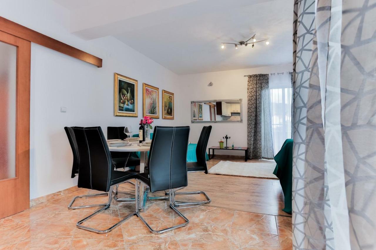 Villa Scandalli Sevid Esterno foto